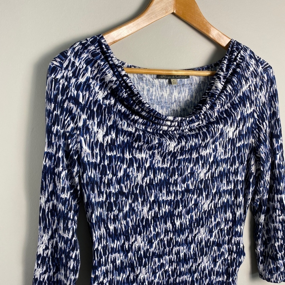 Rose & Olive Women's 3/4 Sleeve Blue/White Stretchy Tunic Top Size Medium - Picture 3 of 13